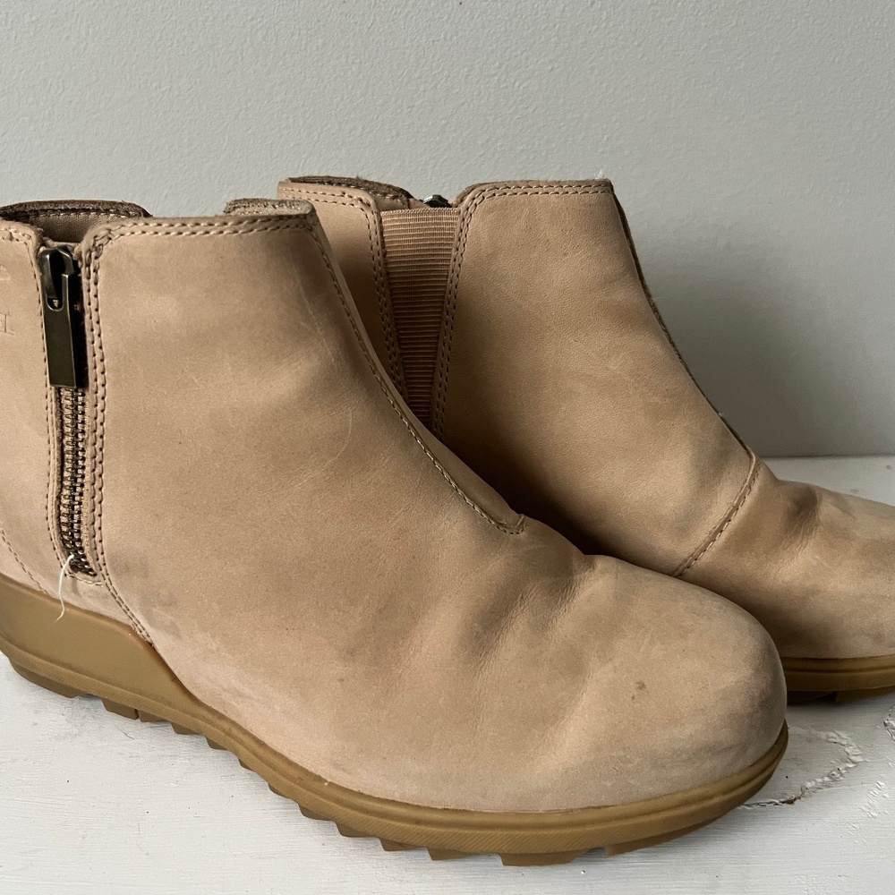 Sorel Evie Zip Up Leather Bootie, Size 7.5
